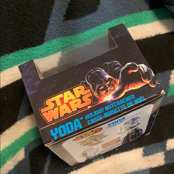 Yoda Star Wars Nutcracker - Picture 2 of 5